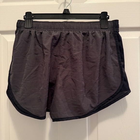 Nike Black/Gray Tempo Shorts Size Large - Picture 2 of 3